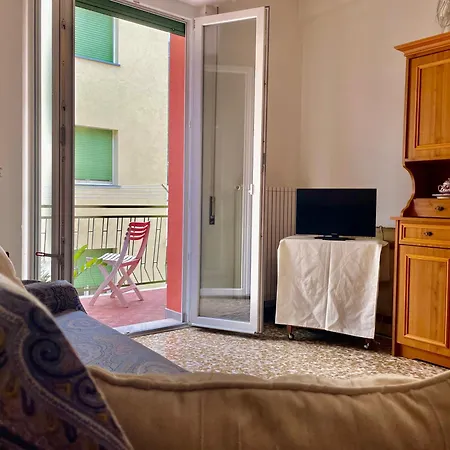 Finalborgo Two Flat With Terrace And Free Parking フィナーレ・リーグレ