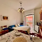 Finalborgo Two Flat With Terrace And Free Parking Διαμέρισμα *