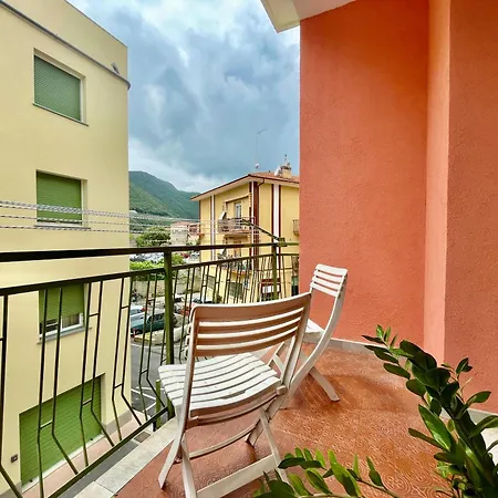 Daire Finalborgo Two Flat With Terrace And Free Parking *